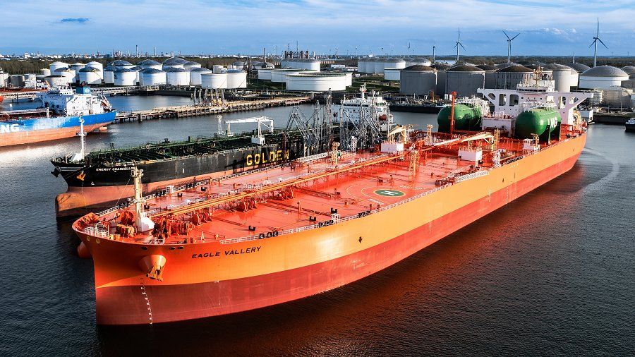 Eagle Vallery at a tanker berth, view across the deck