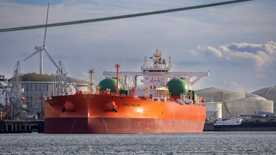 Eagle Vallery, waterline view of the bow with the vessel's name visible
