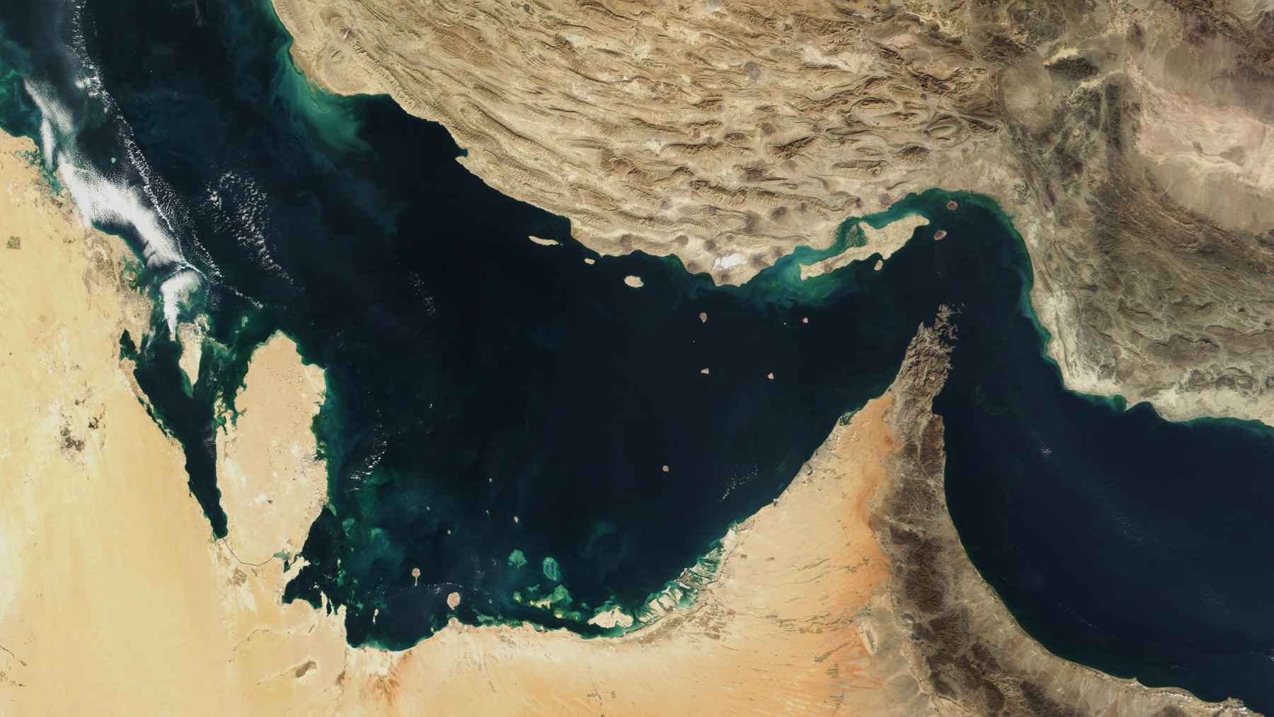 strait-of-hormuz-satellite-ships-oil-traffic